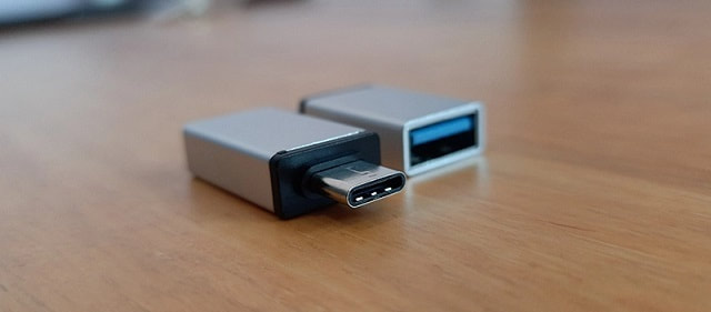 Adaptadores USB-C y Micro-USB